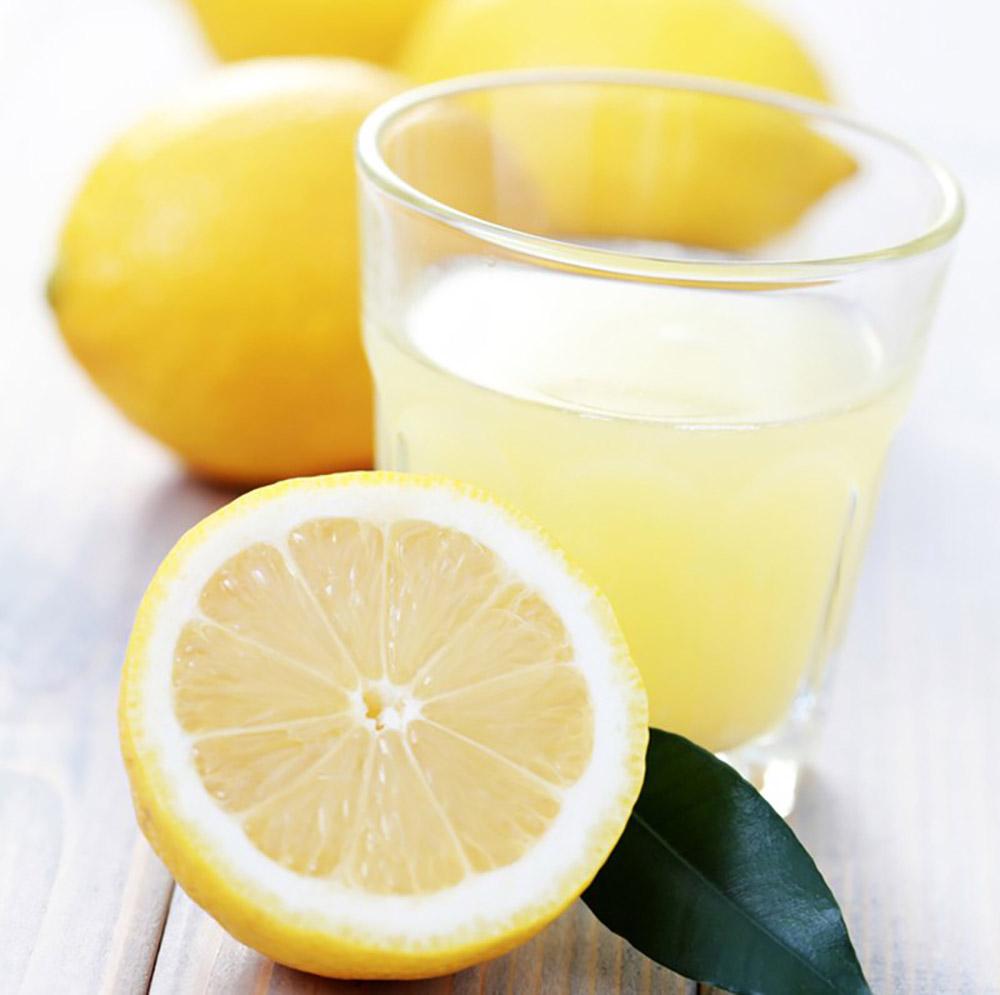 Горячие лимоны польза. Лимон. Сок лимона. Лимонный сок для организма. Польза лимона.
